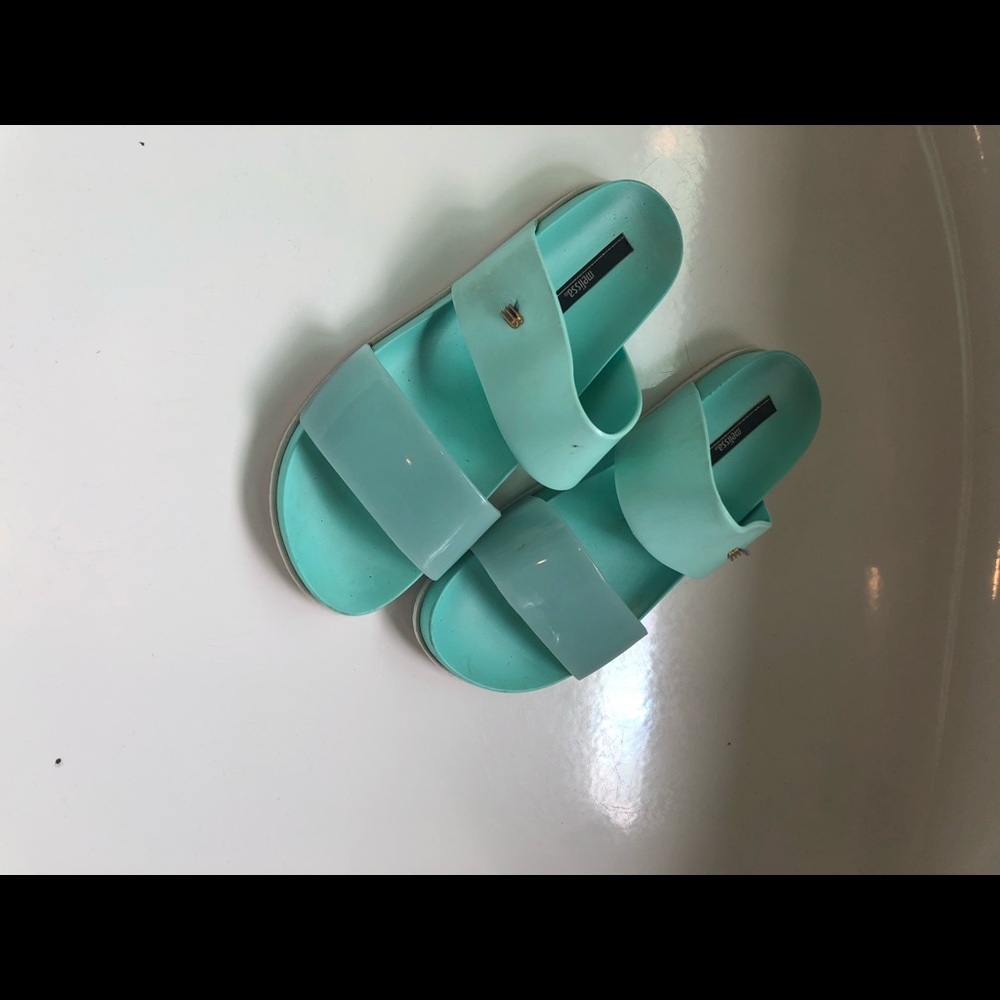 Shoes - Picture 4 of 4